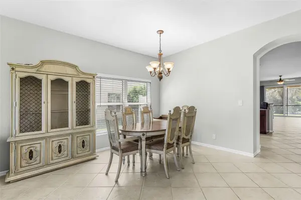 2229 CAPE HEATHER CIR, Cape Coral, FL 33991