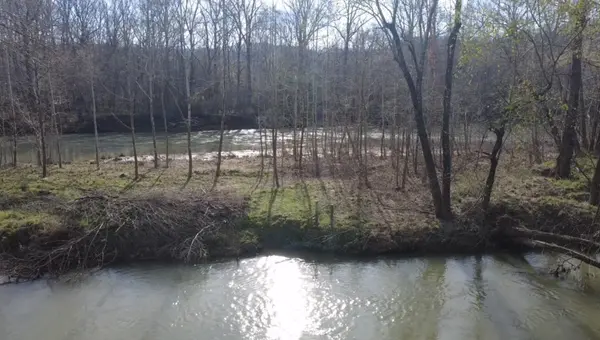 0 Buffalo River Chase, Lobelville, TN 37097