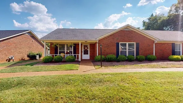 2148 River Chase Dr, Murfreesboro, TN 37128