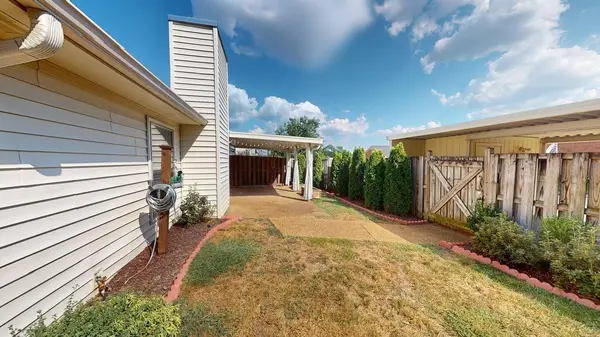 2148 River Chase Dr, Murfreesboro, TN 37128