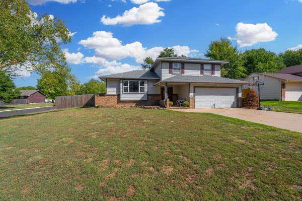 1728 N Overlook, Derby, KS 67037