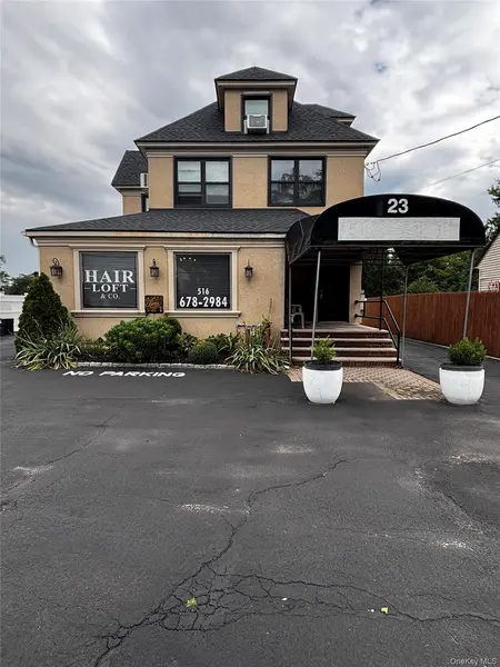 23 Foxhurst RD, Oceanside, NY 11572