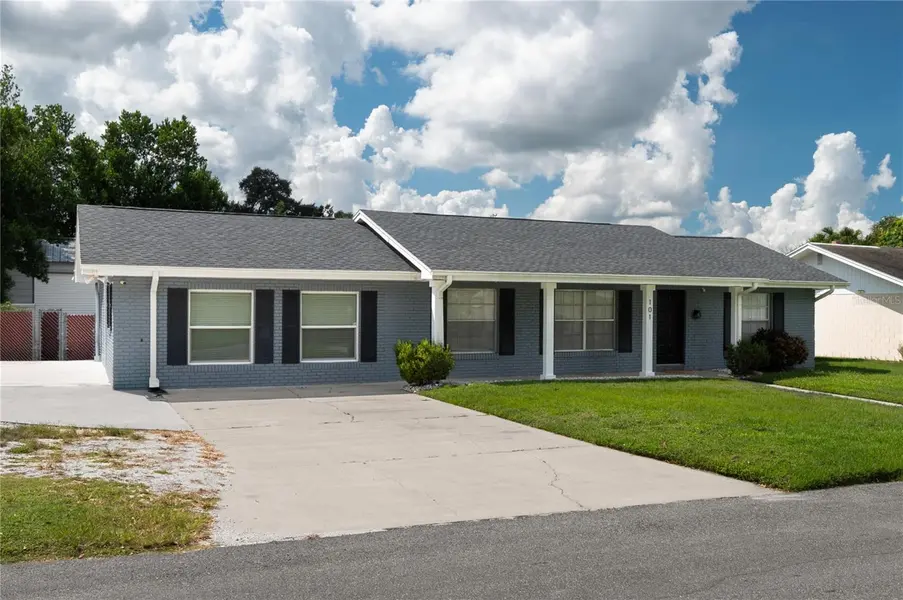 101 SANDBURG LN, Winter Haven, FL 33884