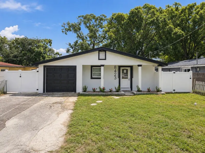 8423 N PACKWOOD AVE, Tampa, FL 33604