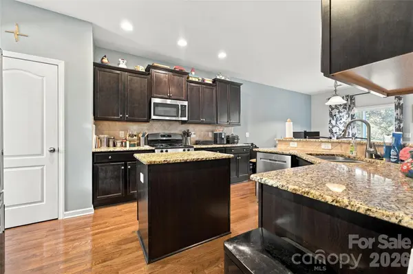 2440 Flintshire LN, Gastonia, NC 28056
