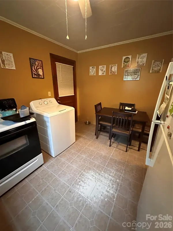 107 Vida LN, Cherryville, NC 28021