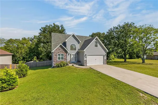 7 SE 230 RD, Warrensburg, MO 64093