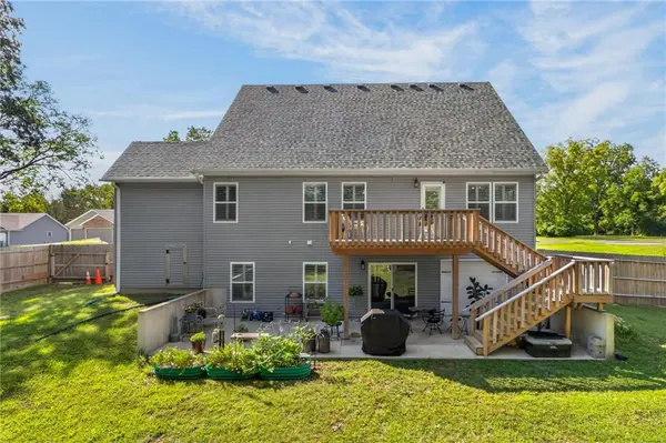 7 SE 230 RD, Warrensburg, MO 64093