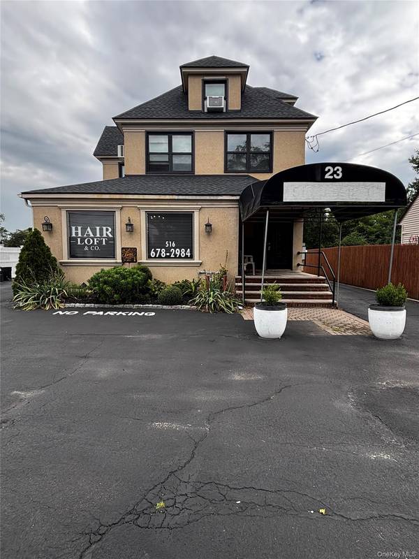 23 Foxhurst RD, Oceanside, NY 11572