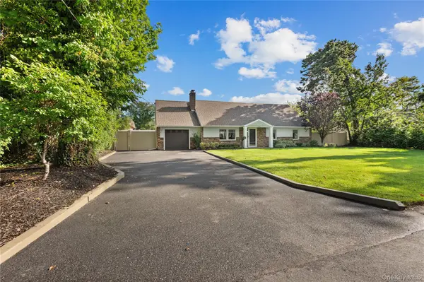 123 Hiawatha DR, Brightwaters, NY 11718