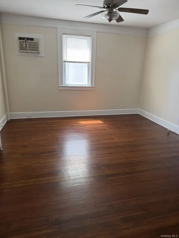 15 Miller ST #Lower, Glen Cove, NY 11542