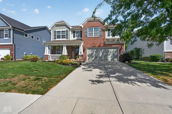 1334 Old Heritage PL, Greenwood, IN 46143