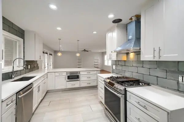 12 S Waterman AVE, Arlington Heights, IL 60004
