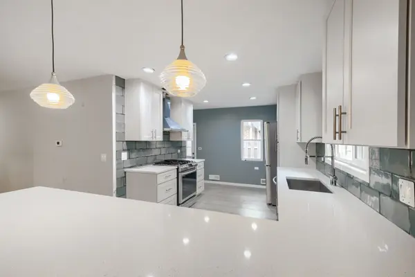 12 S Waterman AVE, Arlington Heights, IL 60004