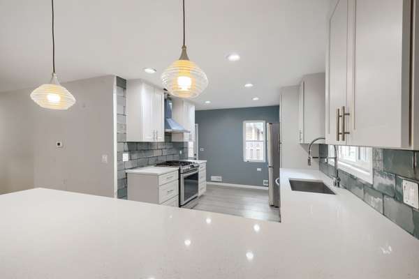 12 S Waterman AVE, Arlington Heights, IL 60004