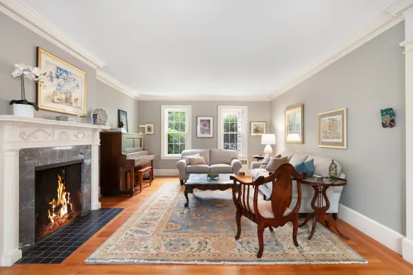 176 Cole AVE, Providence, RI 02906