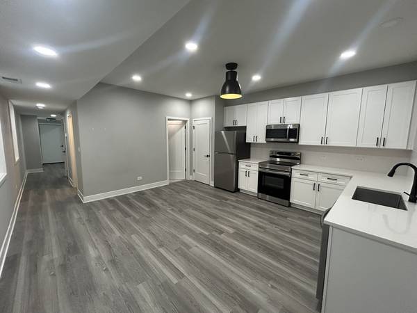 2850 W Harrison ST #B, Chicago, IL 60612