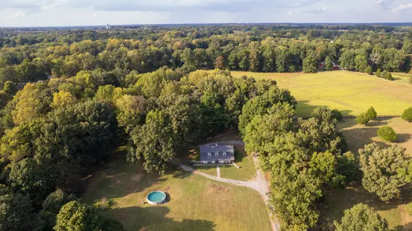 401 South Rd, Cottontown, TN 37048