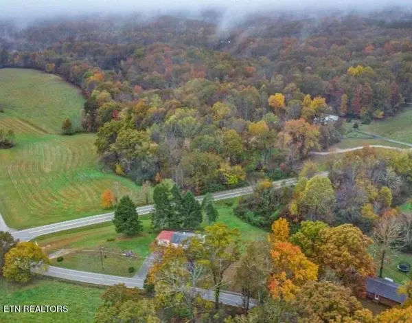 111 Raymond Bingham Rd, Oakdale, TN 37829
