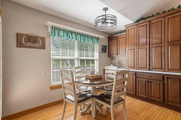 3186 N Nixon AVE, Springfield, MO 65803