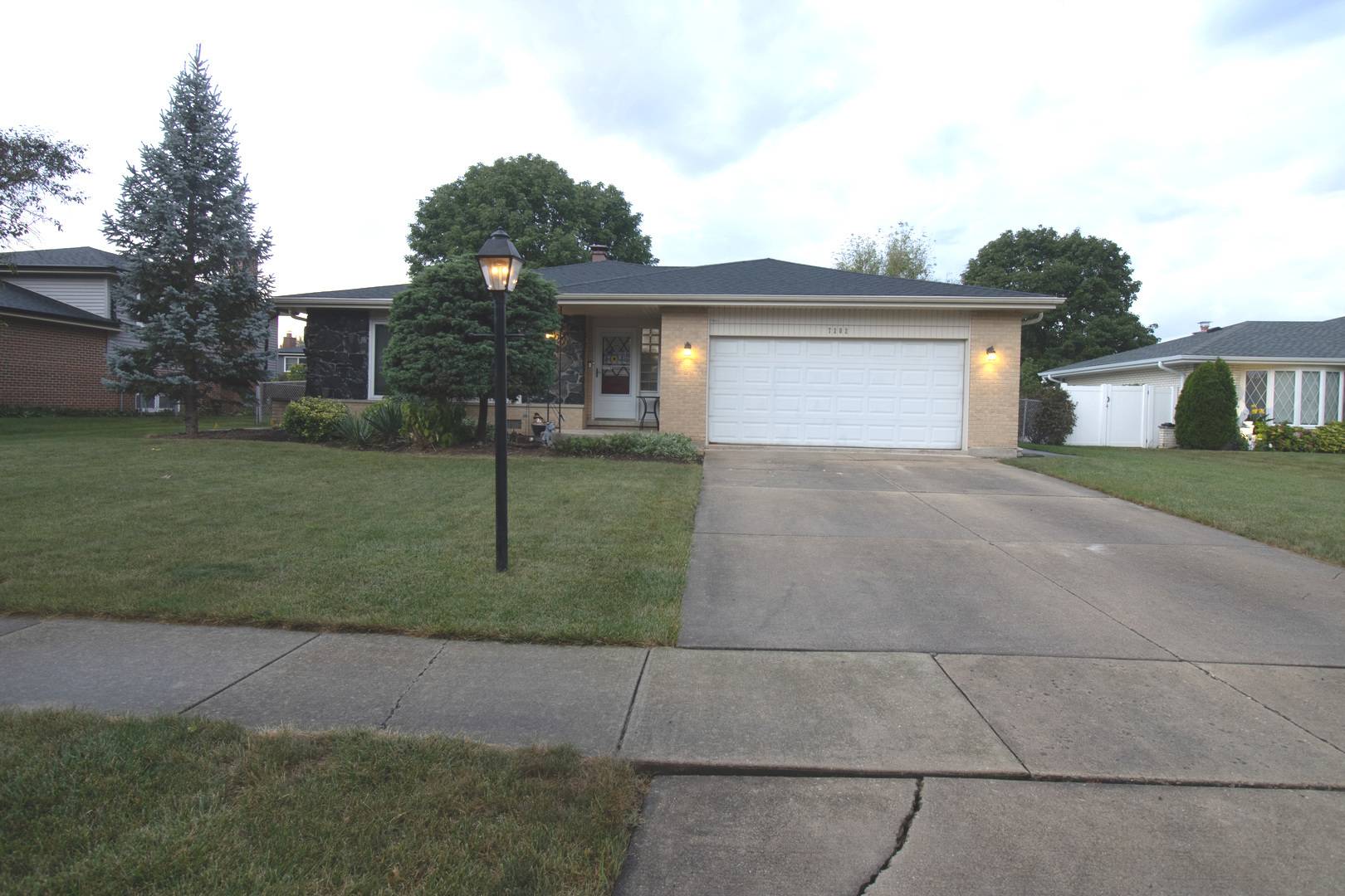 7202 Exner RD, Darien, IL 60561