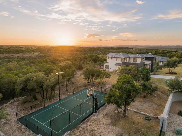 8112 Kuhn DR, Austin, TX 78736