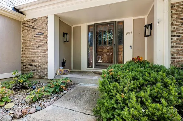 8017 W 115th TER, Overland Park, KS 66210