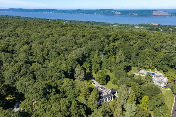 120 Scarborough RD, Briarcliff Manor, NY 10510
