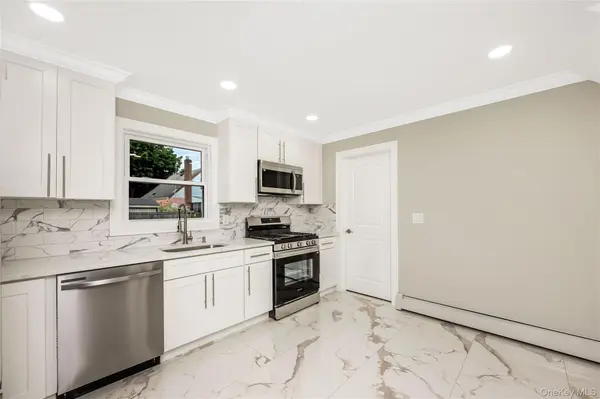 35 Park BLVD, Malverne, NY 11565