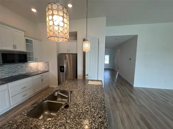 3504 74TH AVENUE CIR E, Sarasota, FL 34243