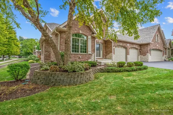 701 Kelly CT, Roselle, IL 60172