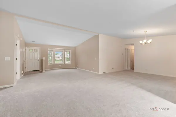 1832 Paddock CT, Grayslake, IL 60030