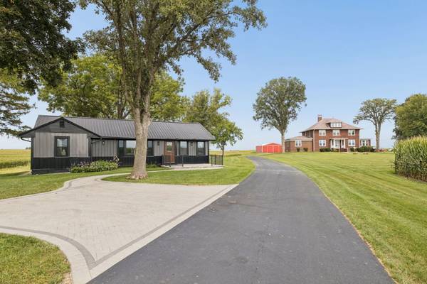 751 N 3150 RD, Utica, IL 61373