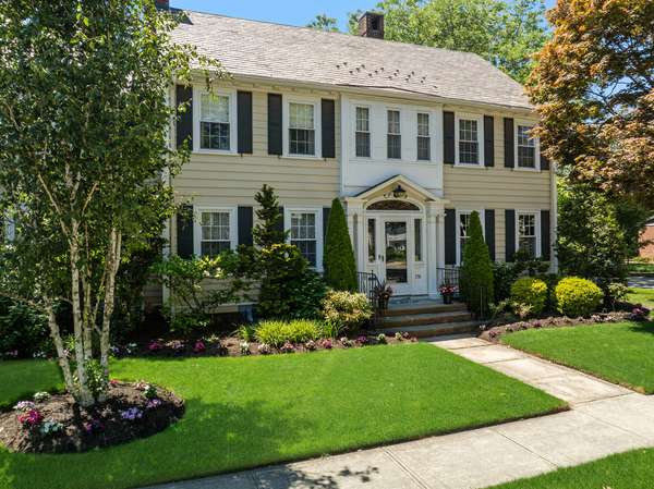 176 Cole AVE, Providence, RI 02906