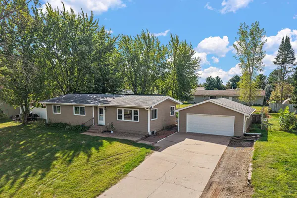 534 Derrick DR, New Richmond, WI 54017