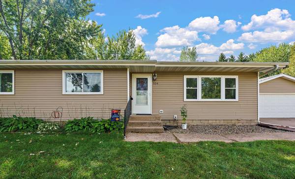 534 Derrick DR, New Richmond, WI 54017