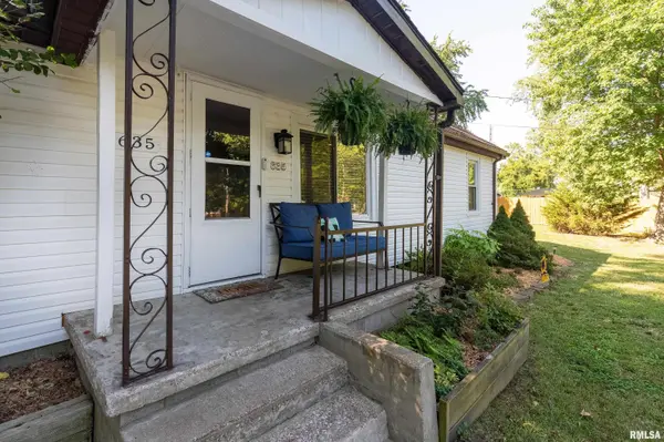 635 CHARLES RD, Carbondale, IL 62901