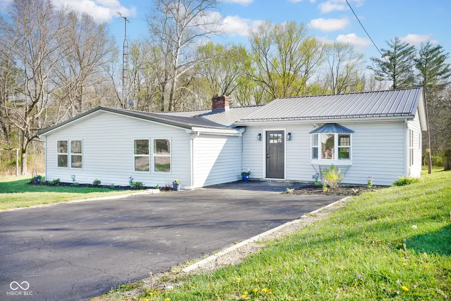 8311 W Old Nashville, Columbus, IN 47201
