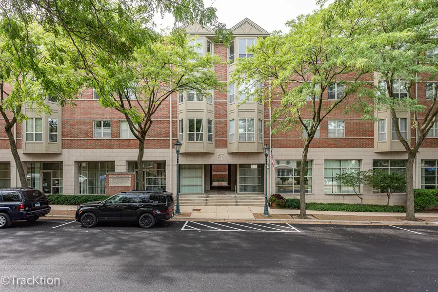57 E Hattendorf AVE #210, Roselle, IL 60172