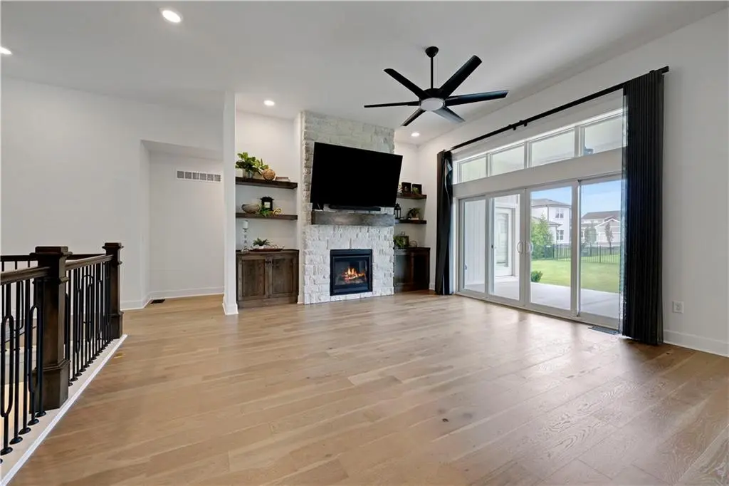 17404 Gillette ST, Overland Park, KS 66221