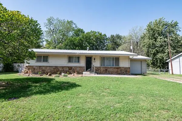 1317 S 14th ST, Parsons, KS 67357
