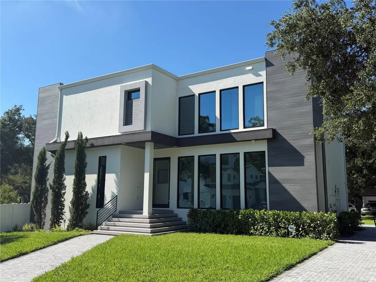 8101 N RIVER SHORE DR, Tampa, FL 33604
