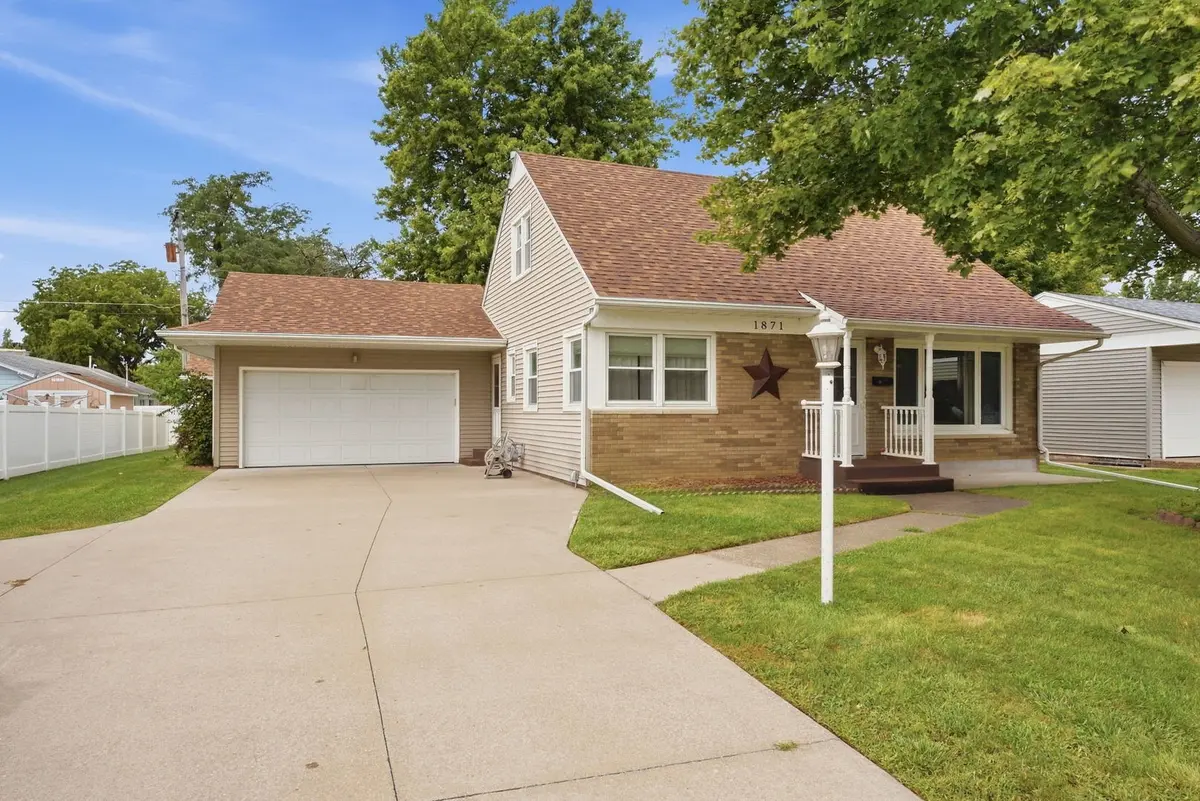 1871 41st ST, Moline, IL 61265