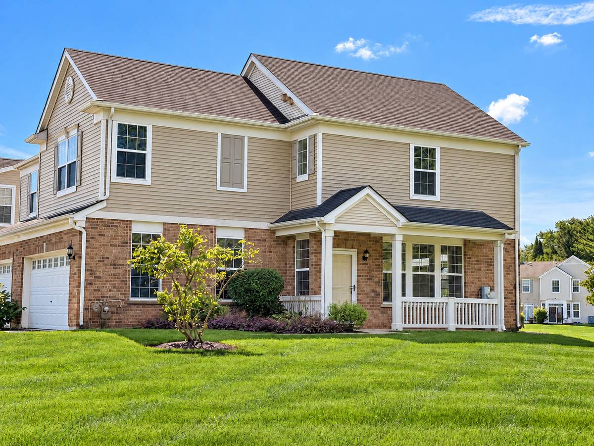2534 Evergreen CIR, Mchenry, IL 60050