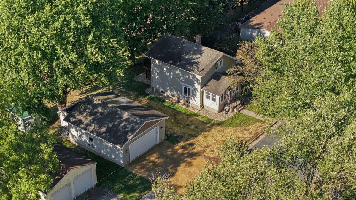 208 W Maple ST, Roberts, WI 54023
