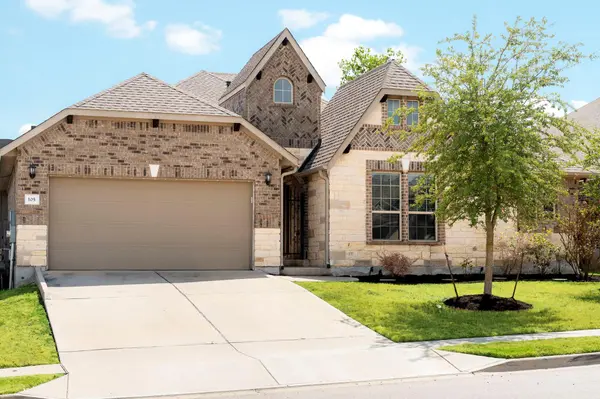 105 W Highfield ST, Hutto, TX 78634