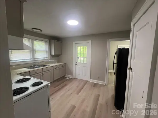 1107 W Davidson AVE, Gastonia, NC 28052