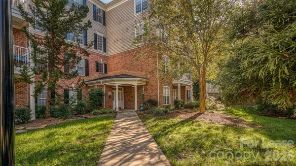 3246 Margellina DR, Charlotte, NC 28210