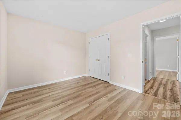 11811 Cheviott Hill LN, Charlotte, NC 28213