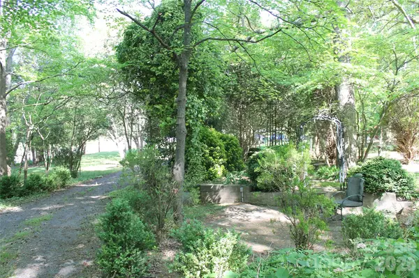 9000 Beatties Ford RD, Huntersville, NC 28078